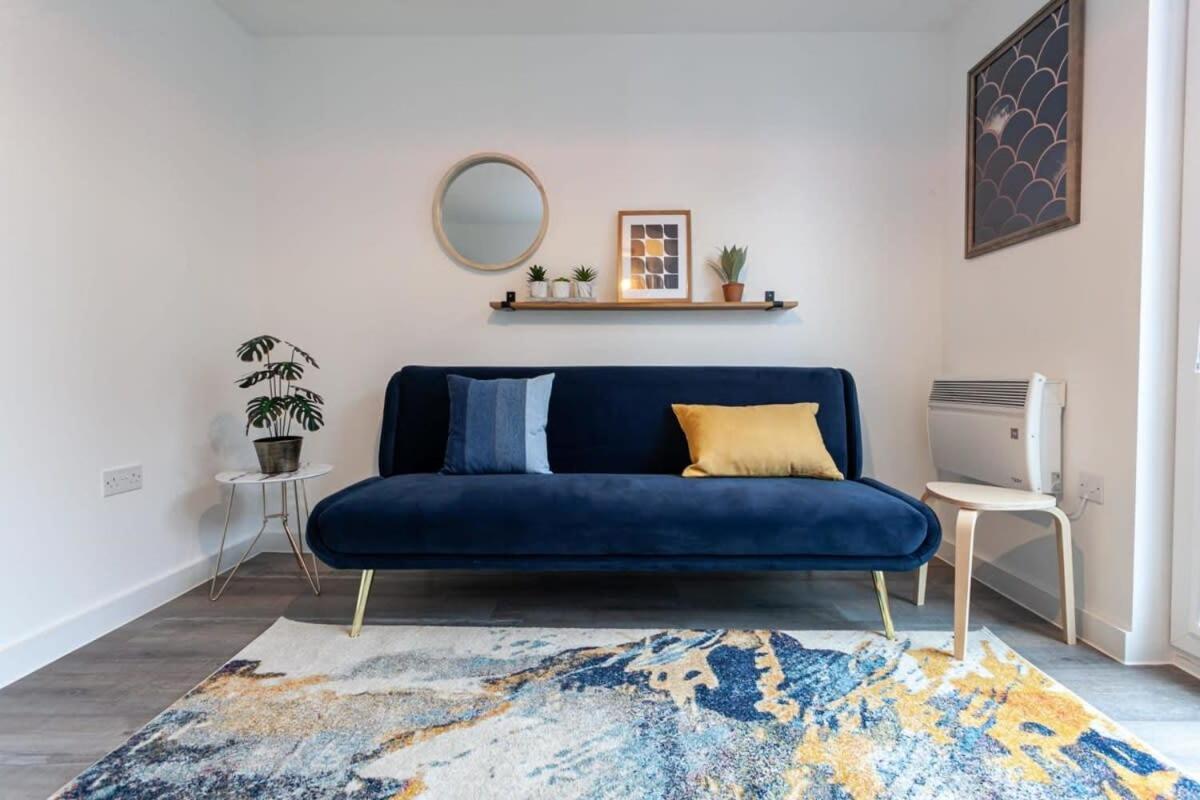 Superb 2 Bed Flat 5Min To Old Trafford Stadium マンチェスター エクステリア 写真